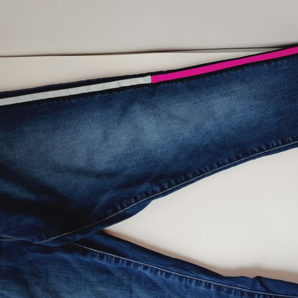 Tommy Hilfiger denim pull on leggings. - Picture 3 of 10